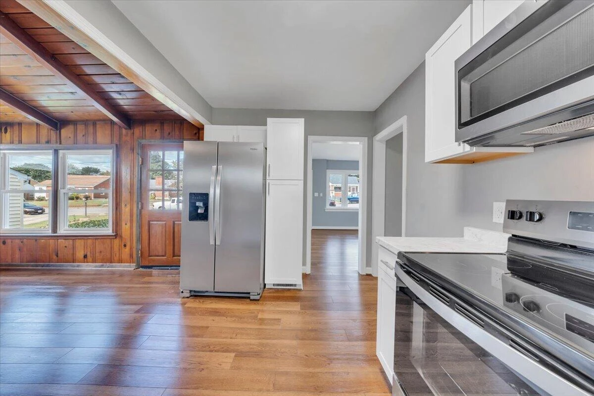 2507 Vancouver DR NW - Photo 19