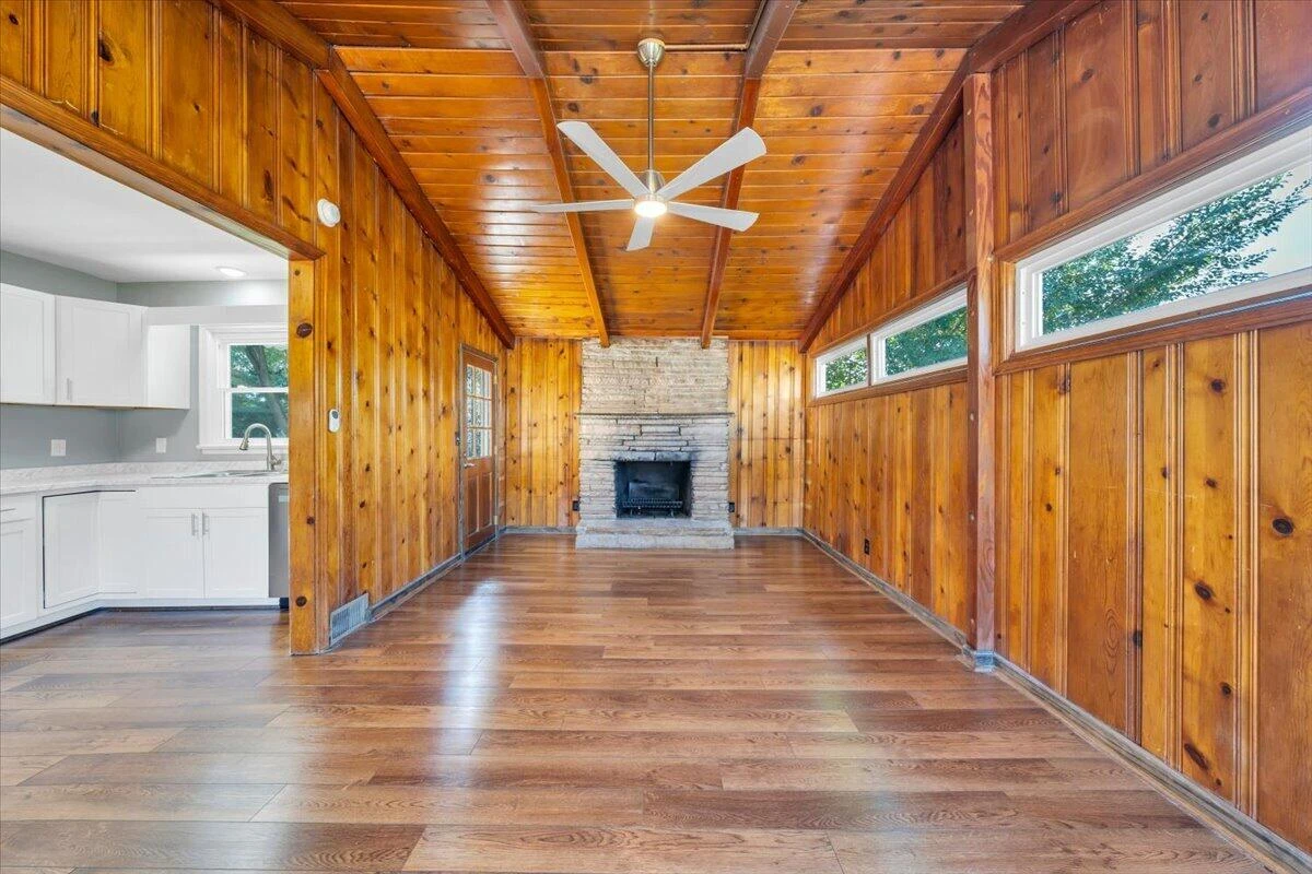 2507 Vancouver DR NW - Photo 22