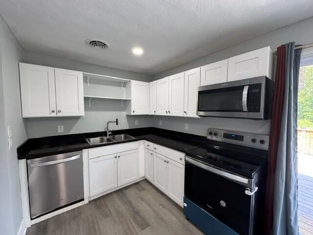 2576 Hill AVE - Photo 3