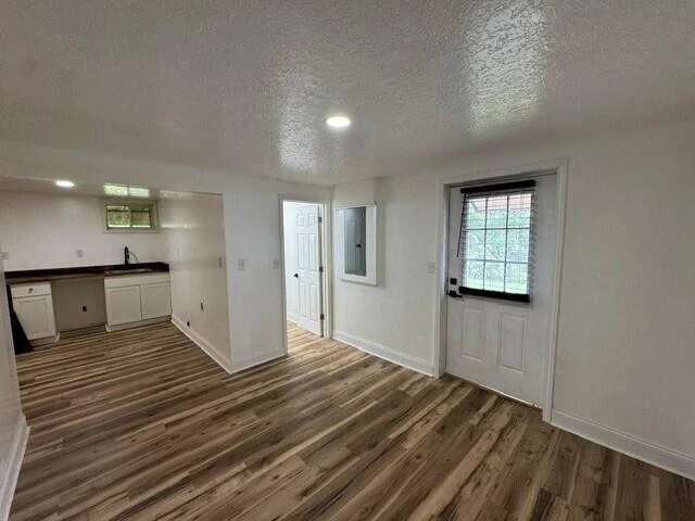 2576 Hill AVE - Photo 18