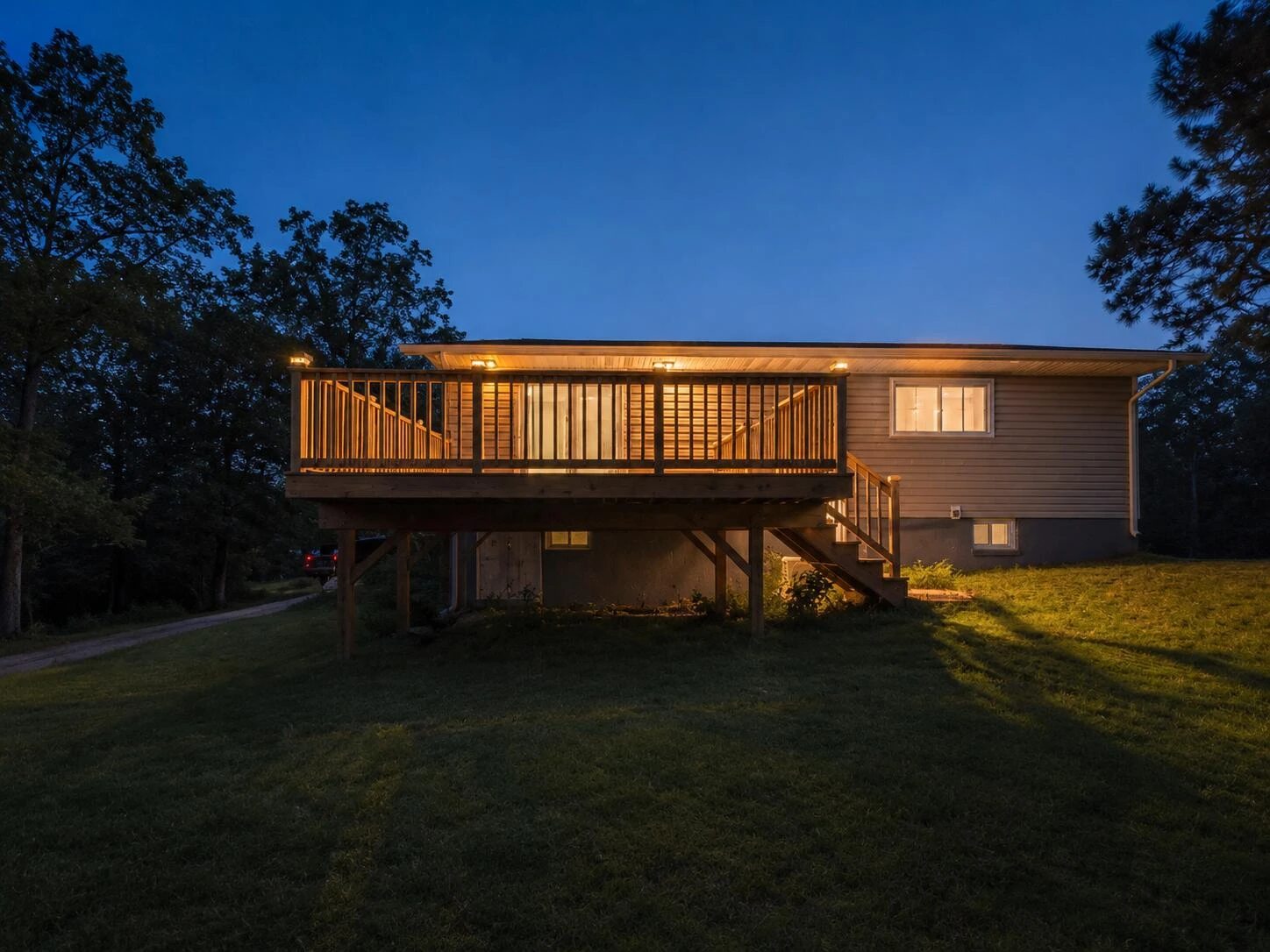 2576 Hill AVE - Photo 32