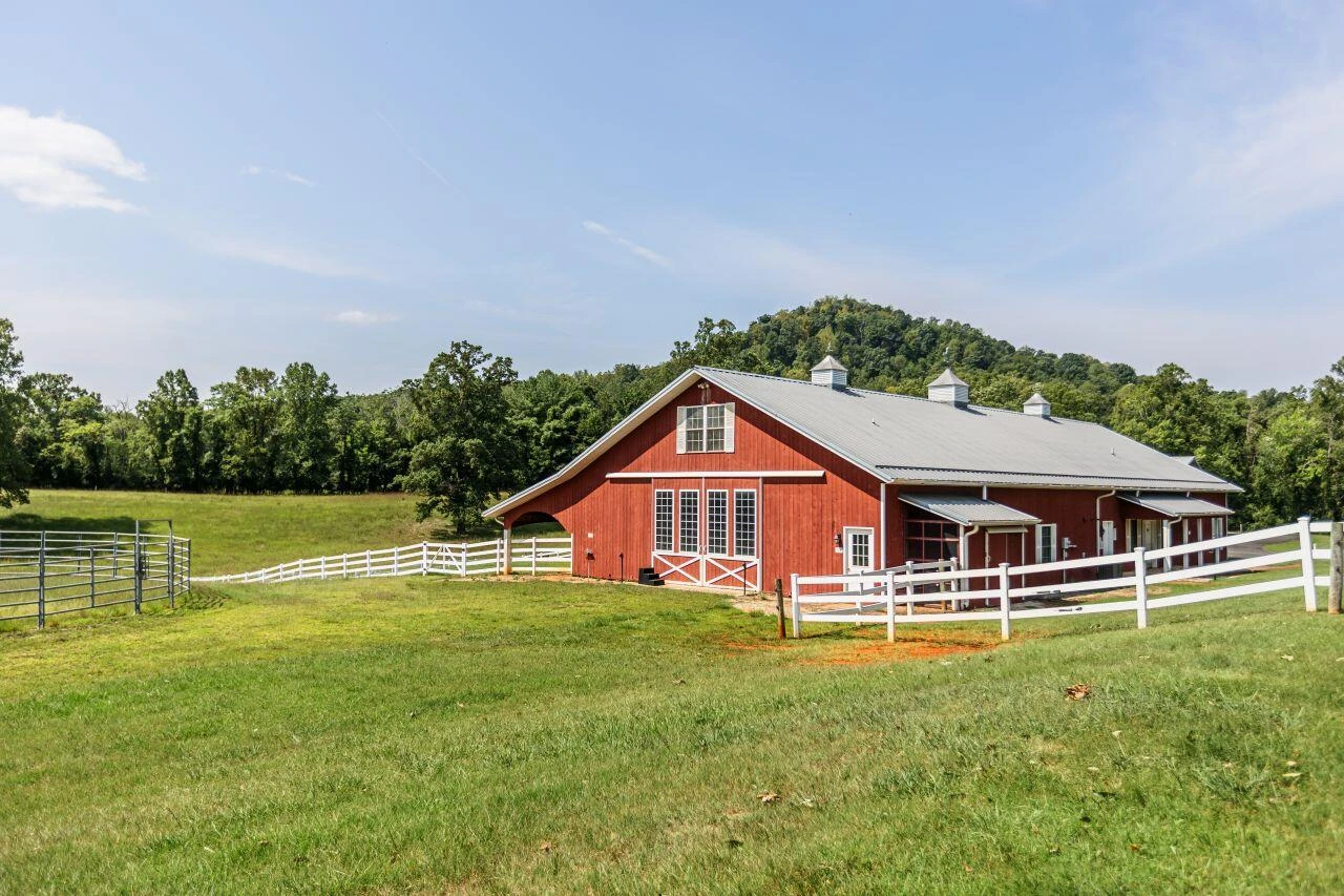 1024 Sunset DR - Photo 10