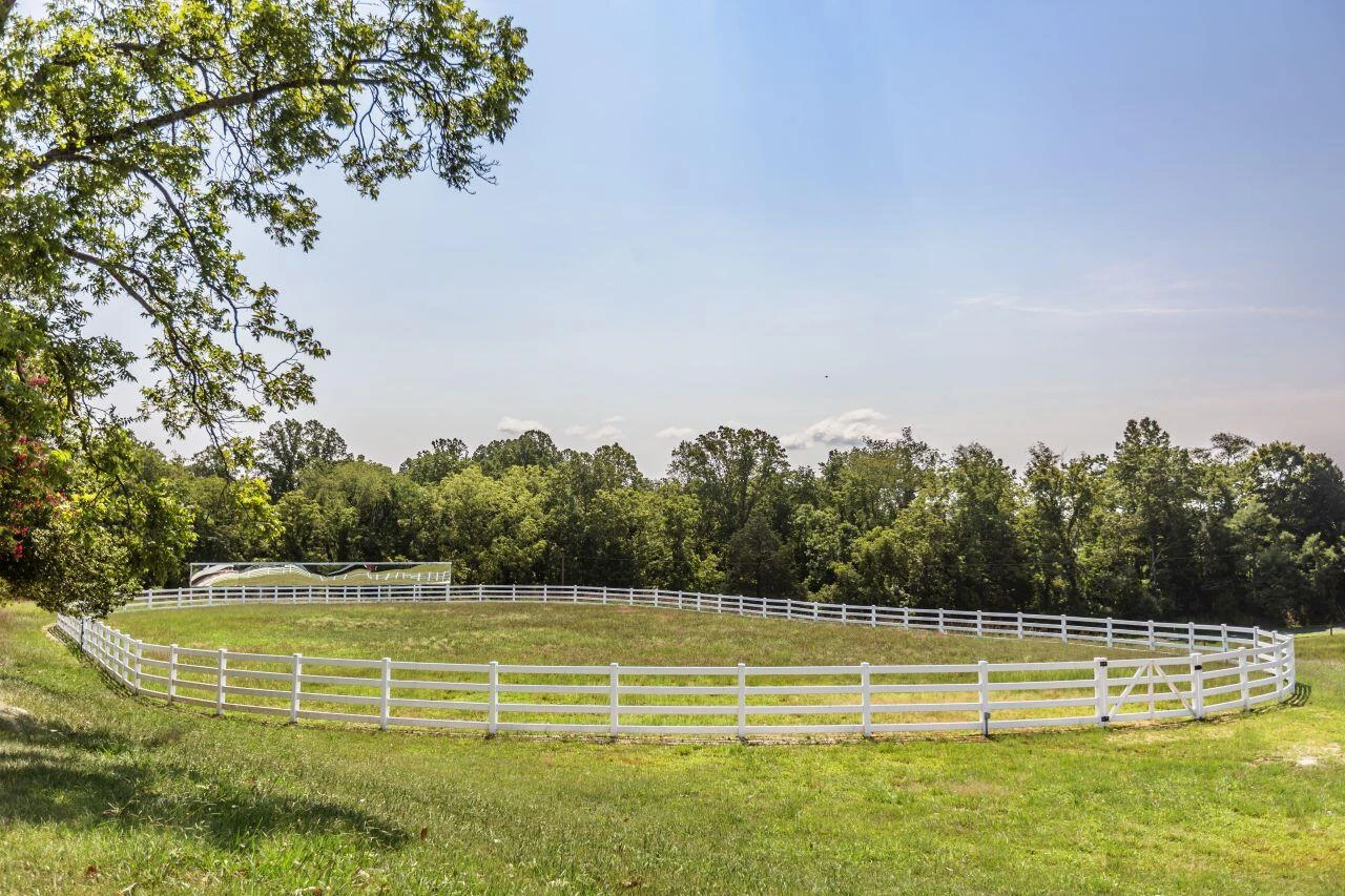 1024 Sunset DR - Photo 11