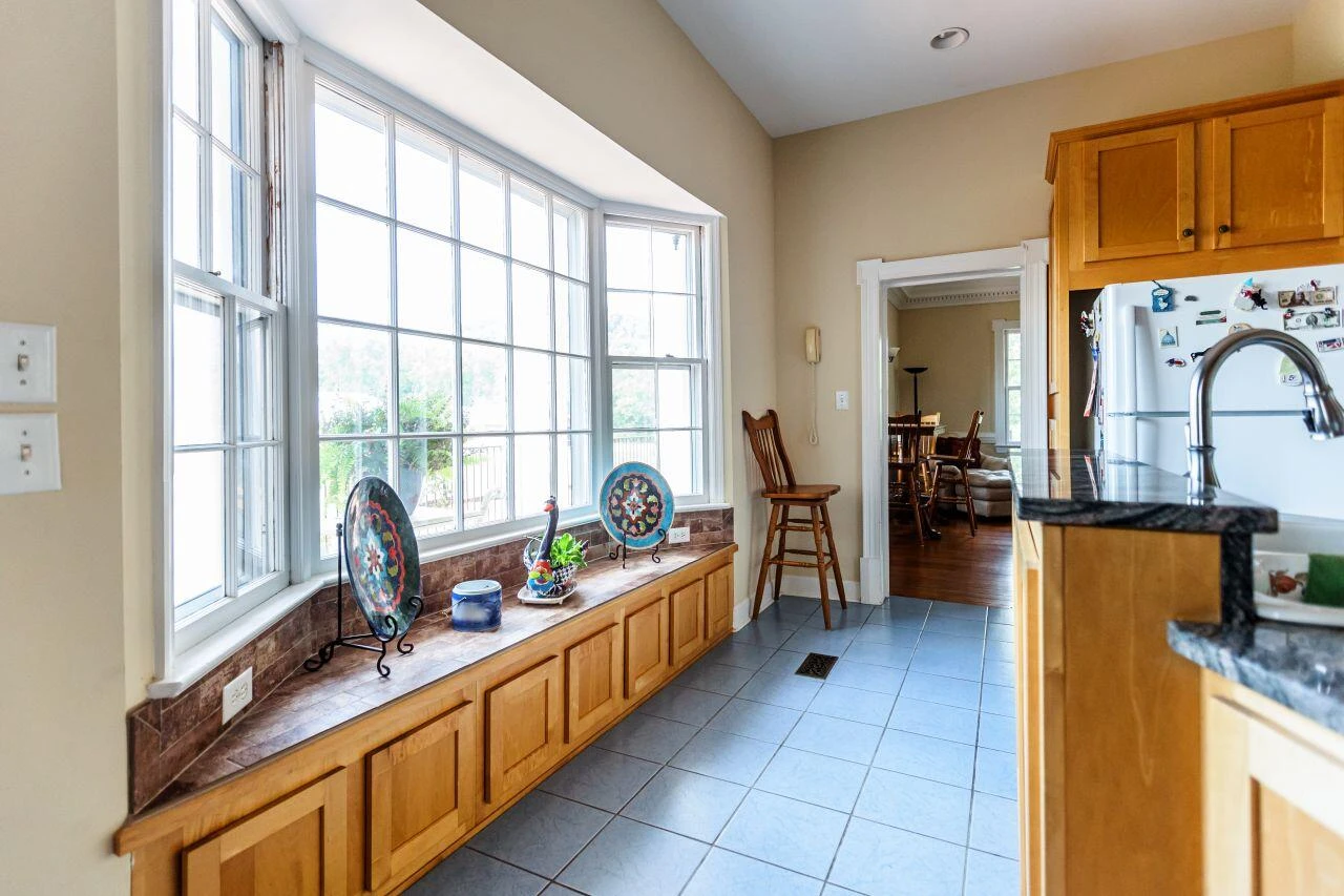 1024 Sunset DR - Photo 30