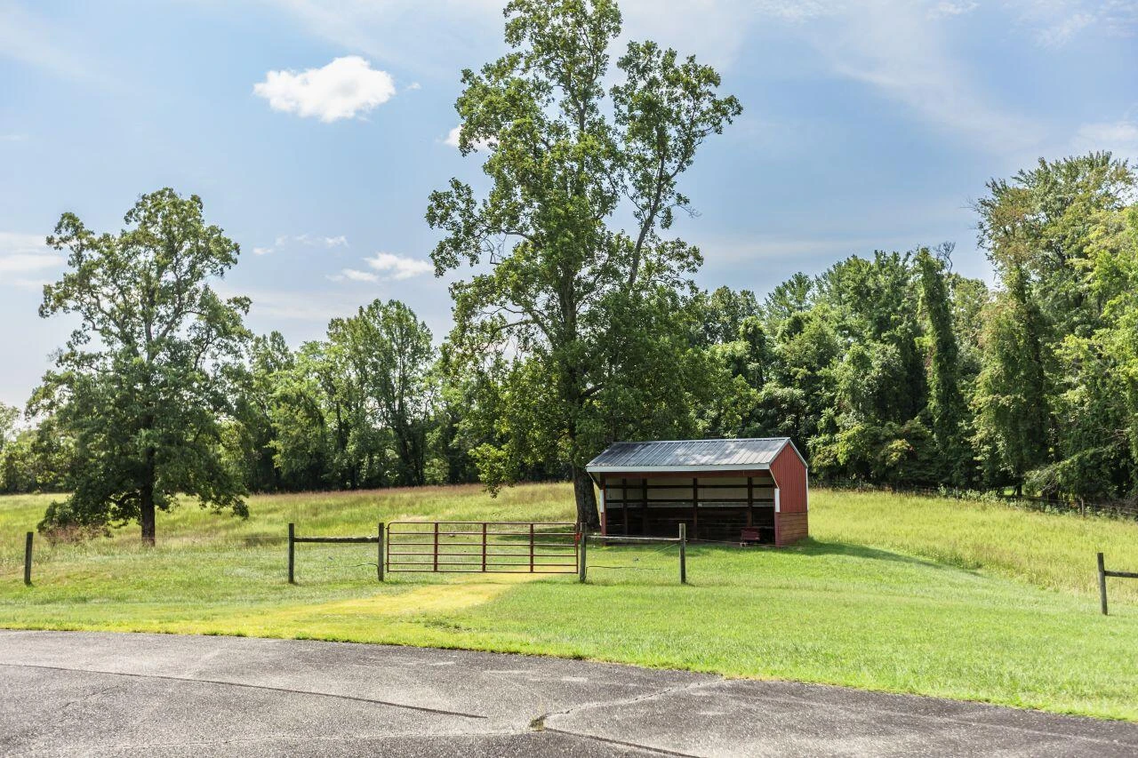 1024 Sunset DR - Photo 101