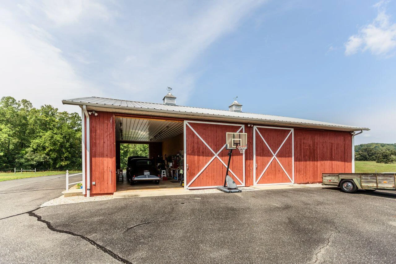 1024 Sunset DR - Photo 103