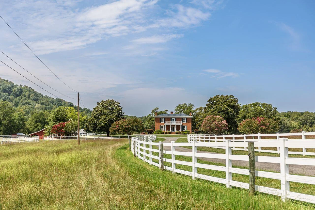 1024 Sunset DR - Photo 112