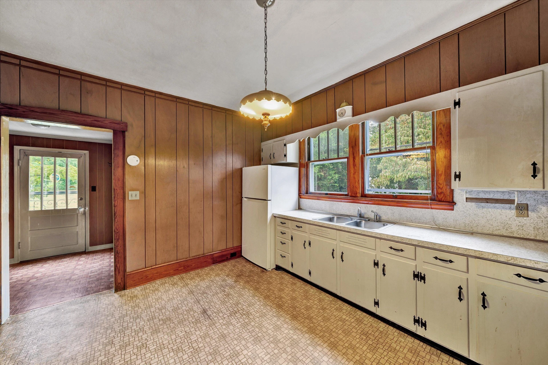 1118 Morton AVE SE - Photo 4