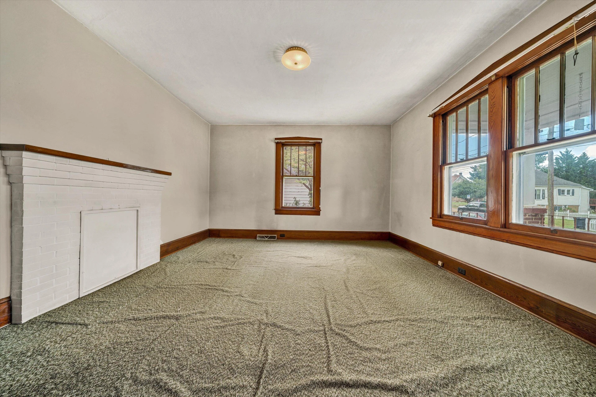 1118 Morton AVE SE - Photo 7