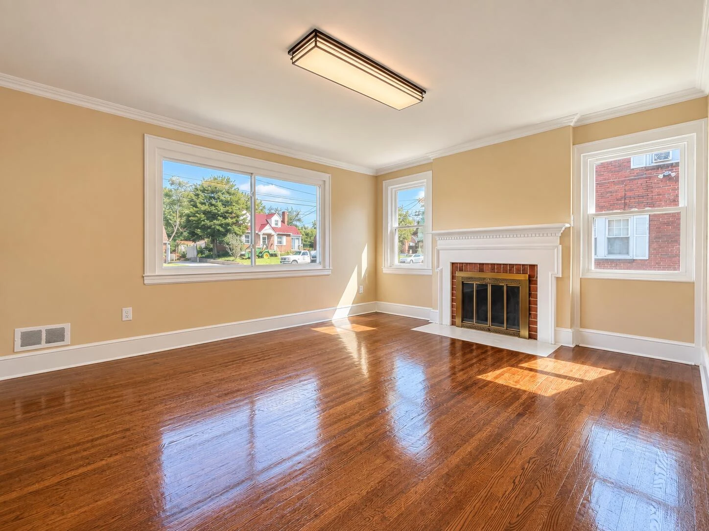 3020 Mansfield ST NE - Photo 3
