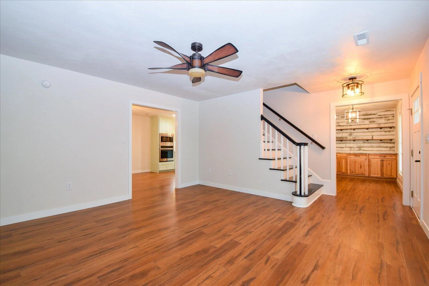 135 Alpine DR - Photo 3