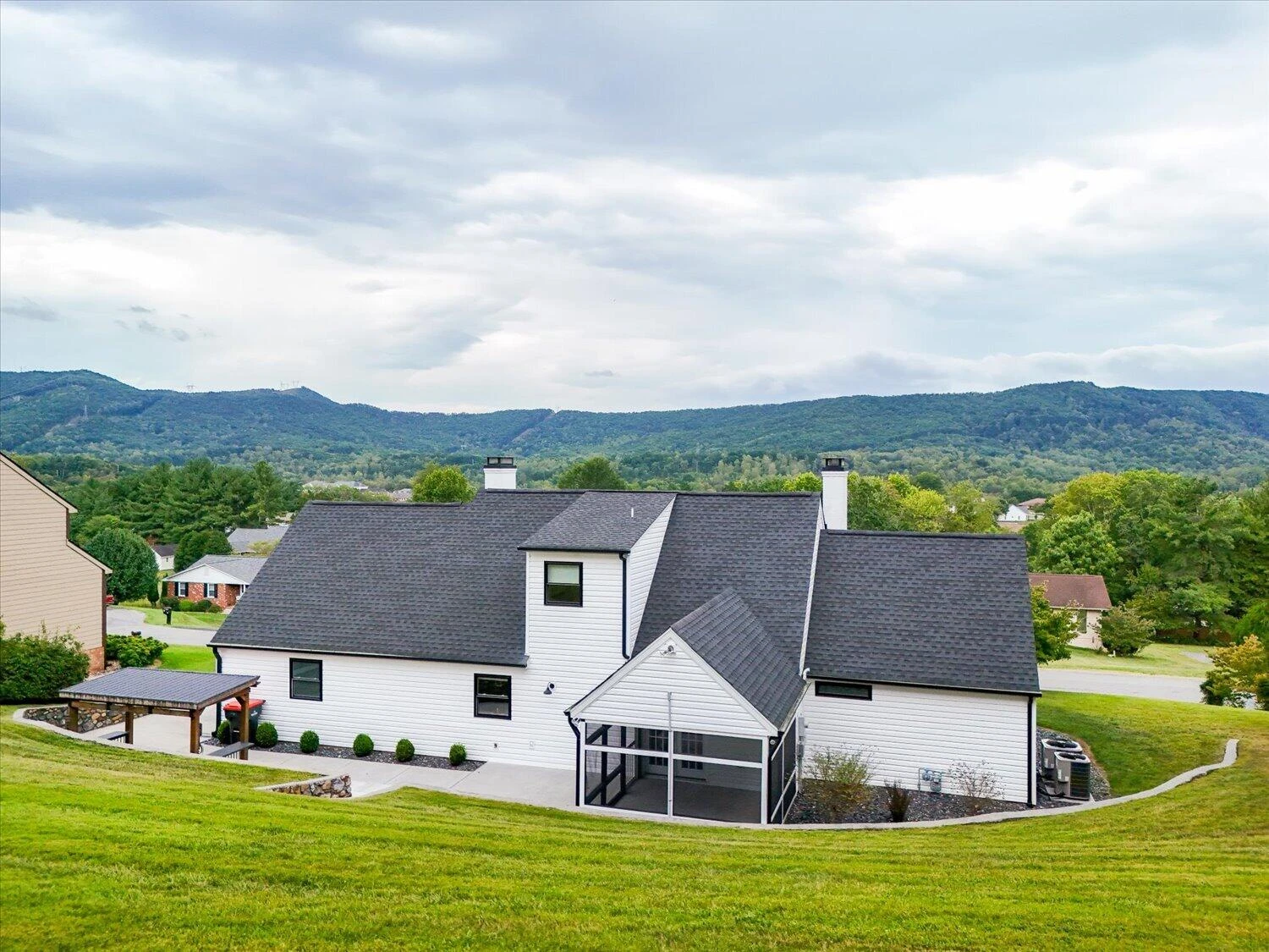 135 Alpine DR - Photo 36