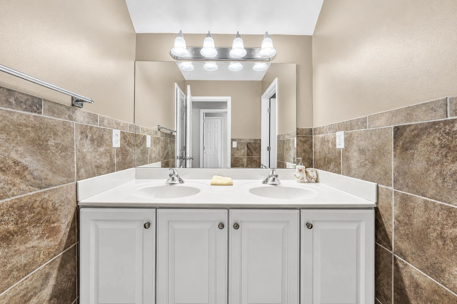 2158 River Oaks DR - Photo 32