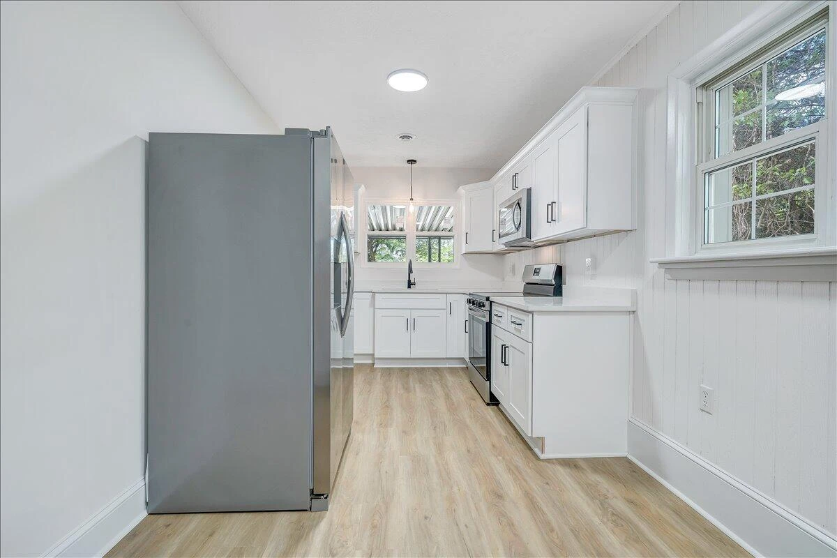 323 Whittaker AVE NE - Photo 15