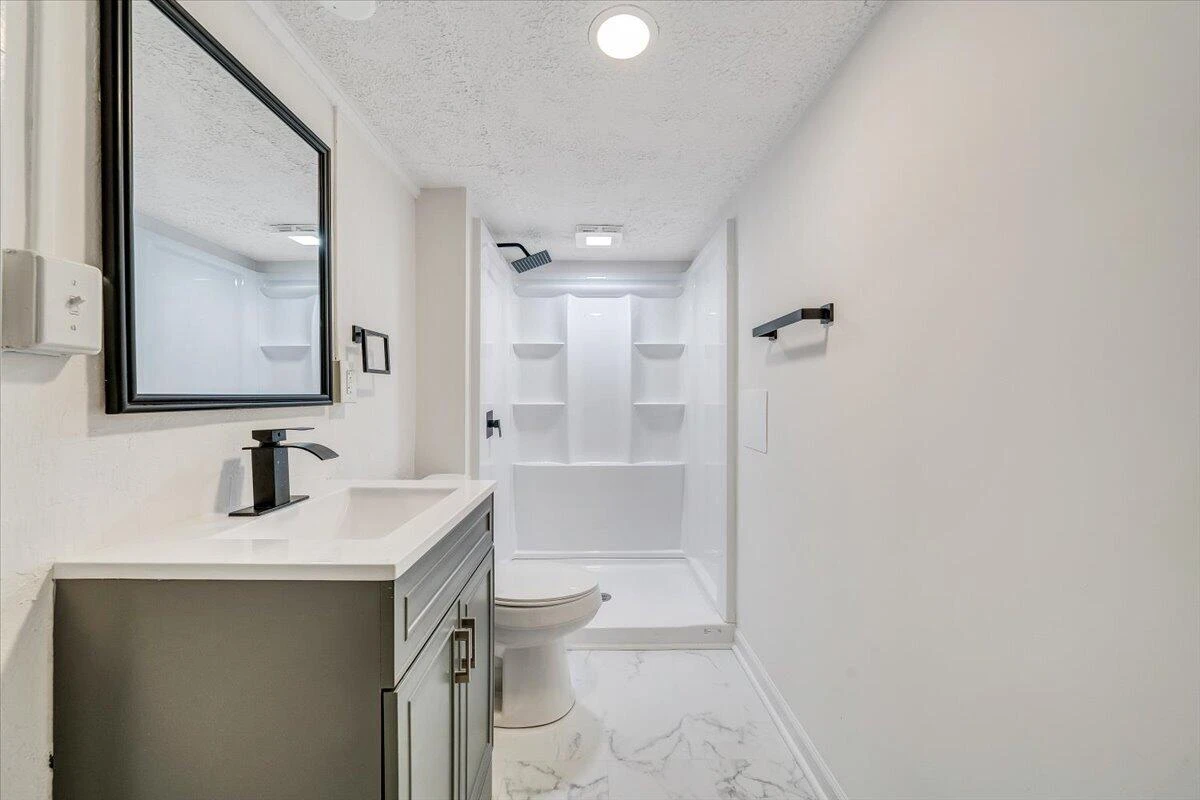 323 Whittaker AVE NE - Photo 25