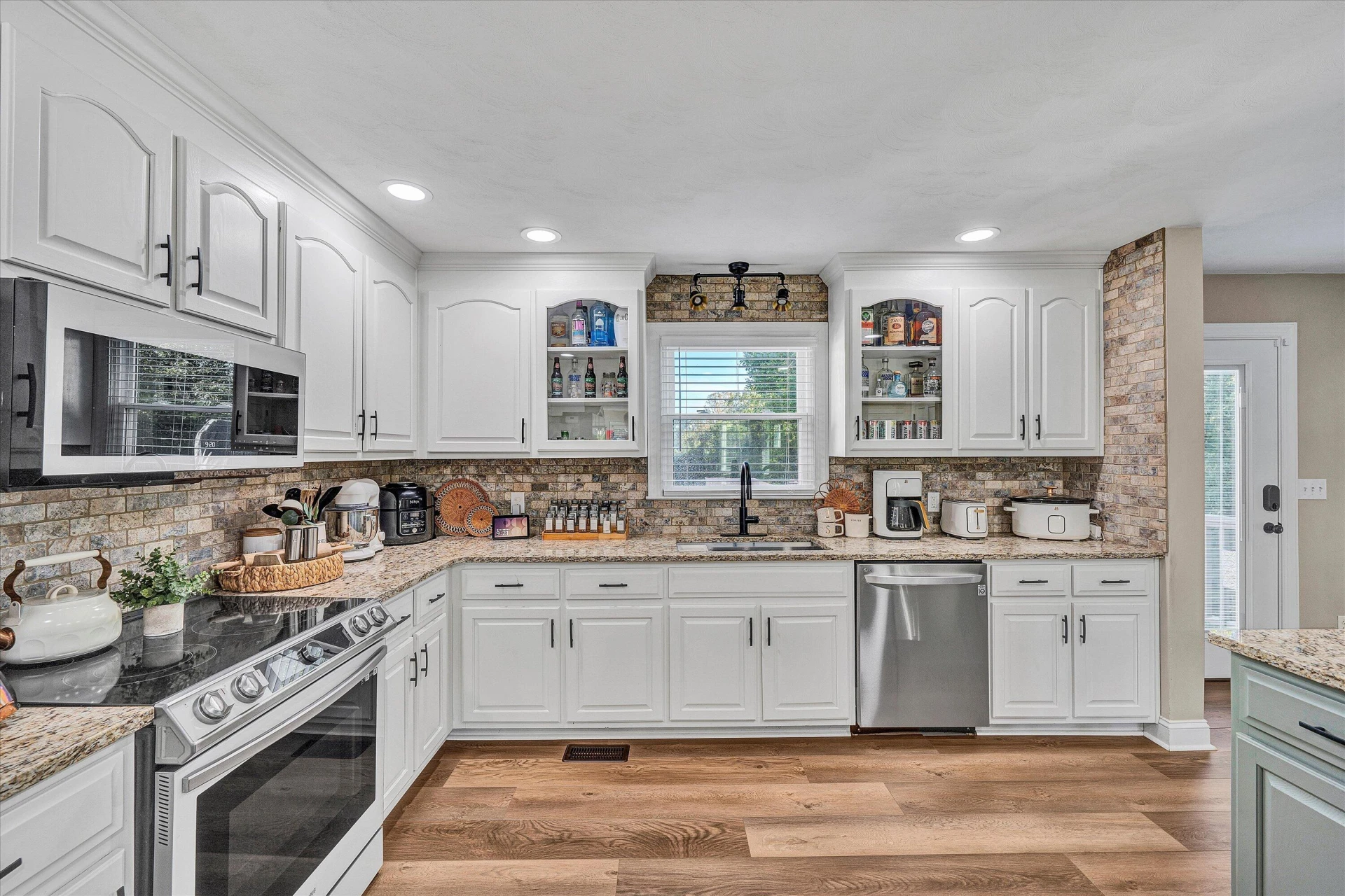 10 Wilkerson RD - Photo 11