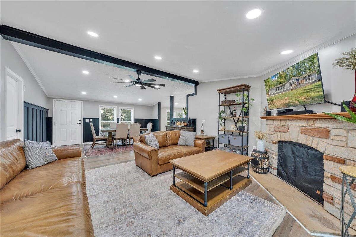 1675 Ashley DR - Photo 9