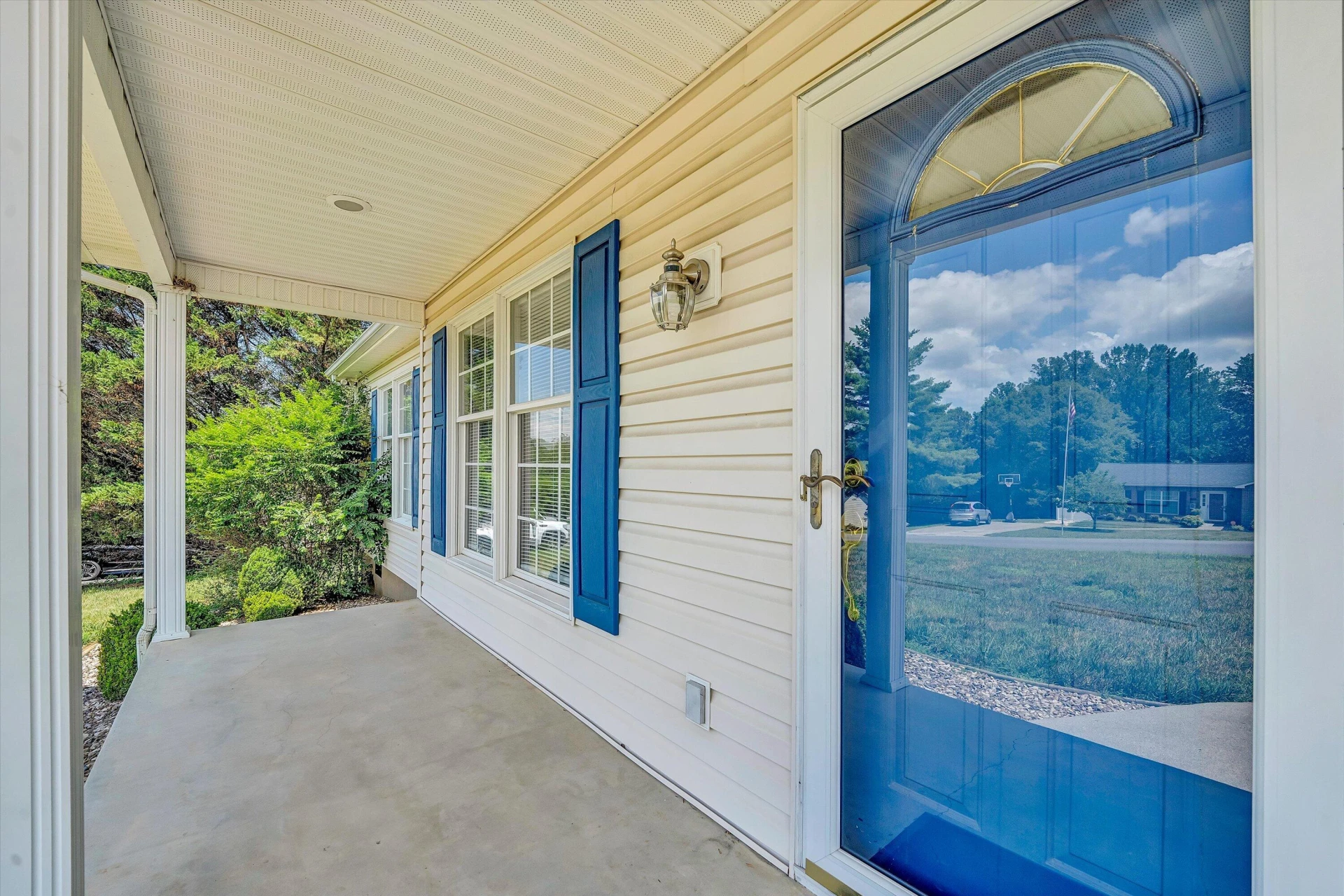 100 Meadow Brook DR - Photo 4