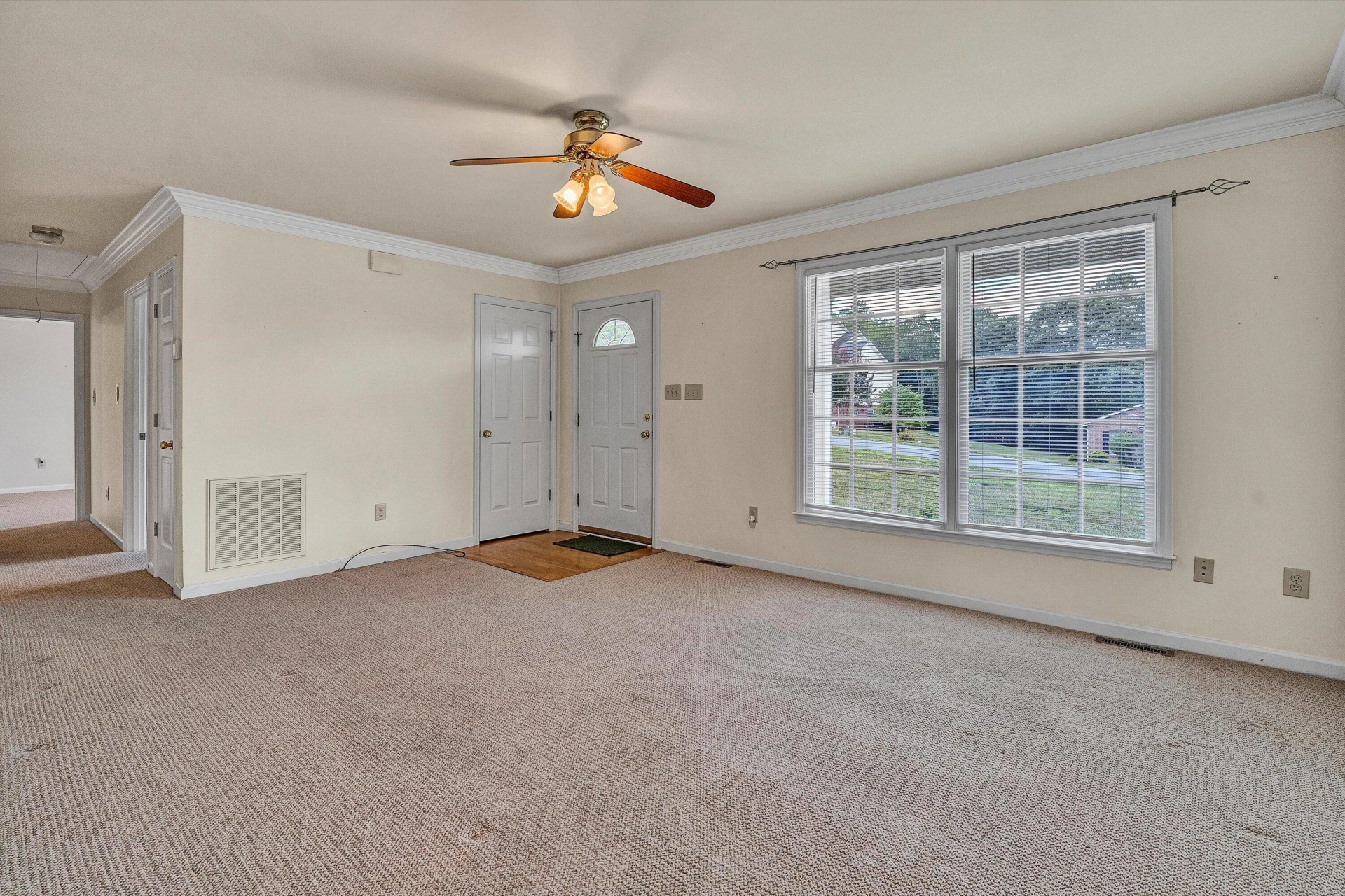 100 Meadow Brook DR - Photo 5