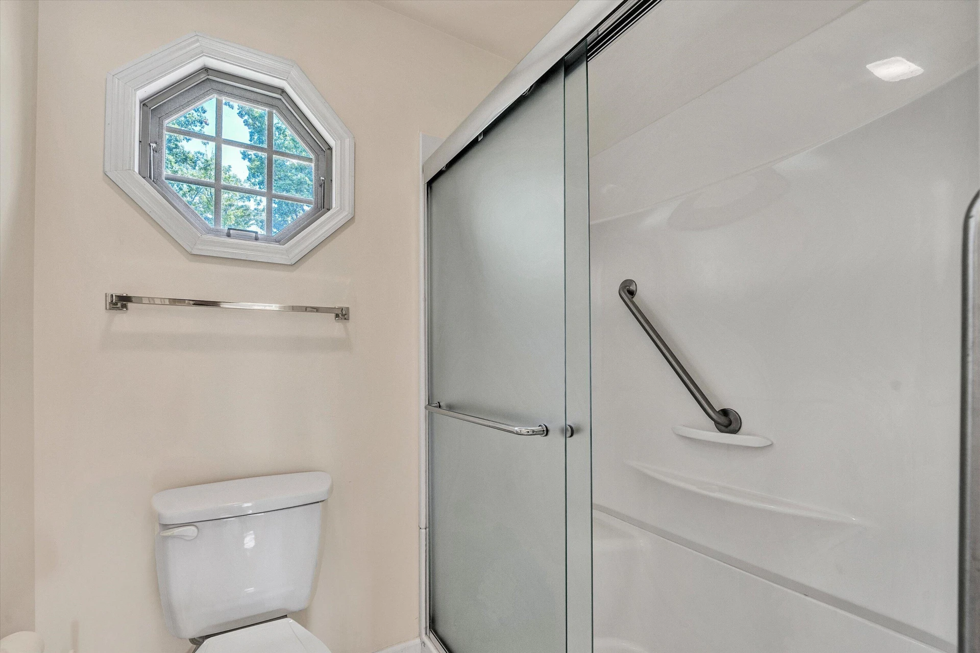 100 Meadow Brook DR - Photo 16
