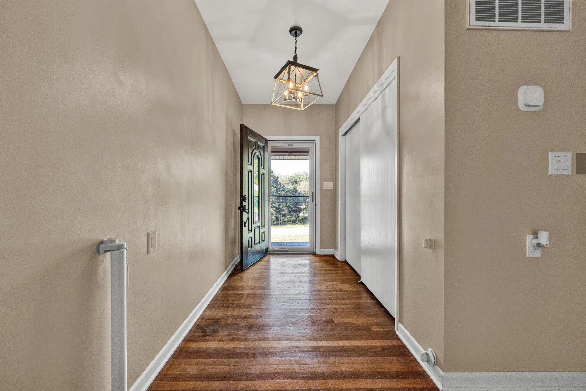 664 Lakeridge CIR - Photo 5