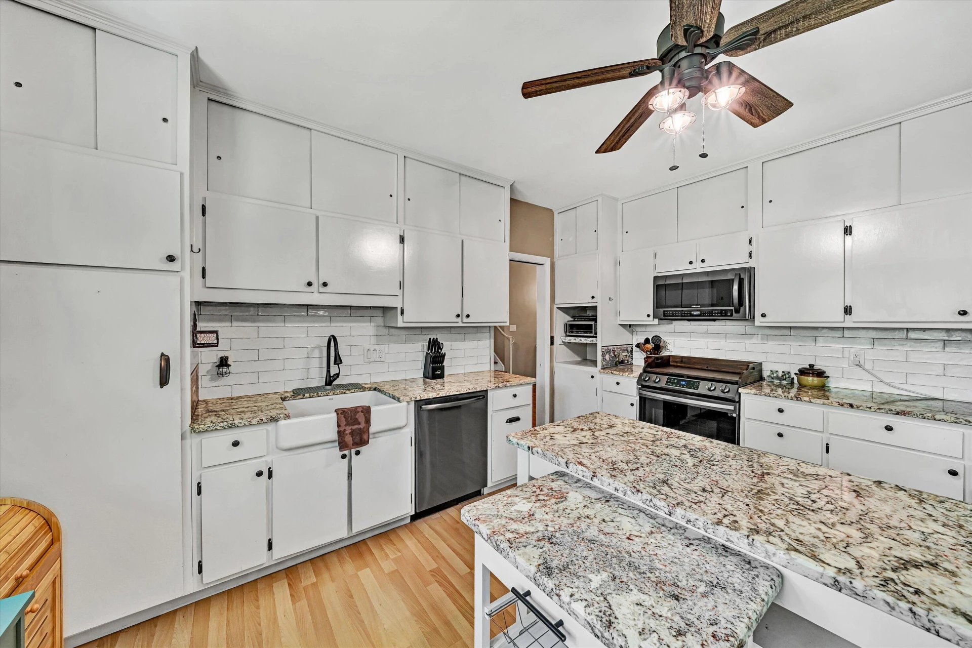 664 Lakeridge CIR - Photo 16