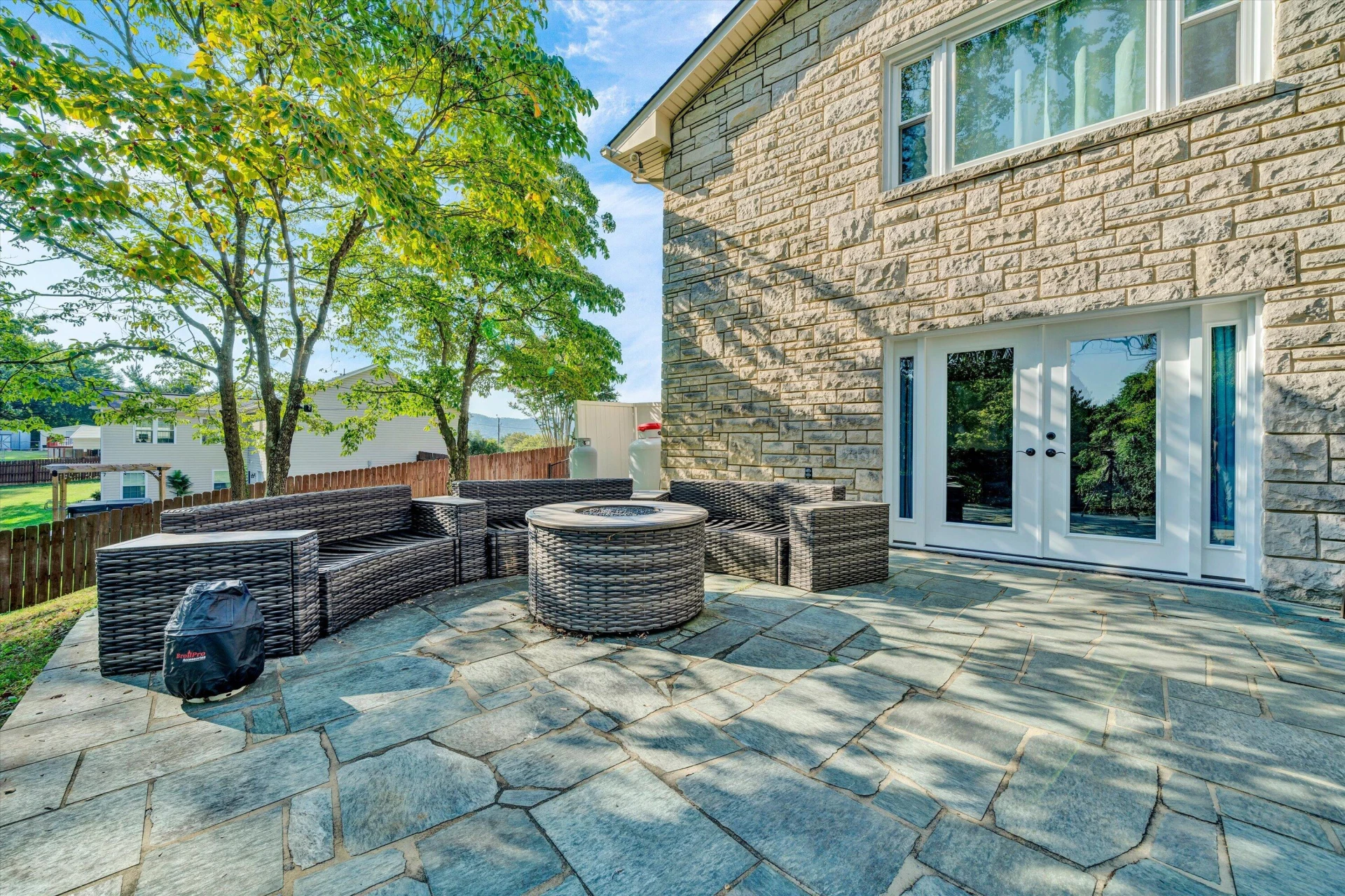 664 Lakeridge CIR - Photo 57