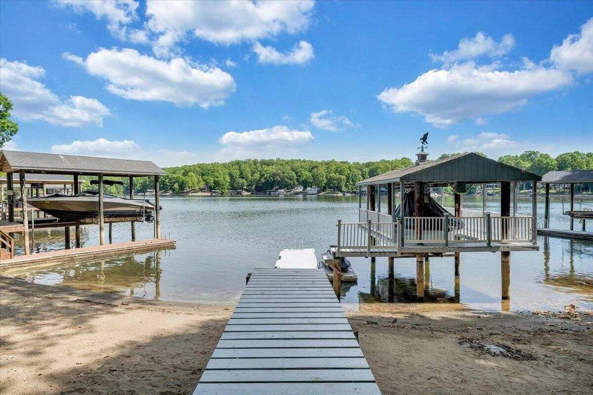 890 Long Island DR - Photo 2