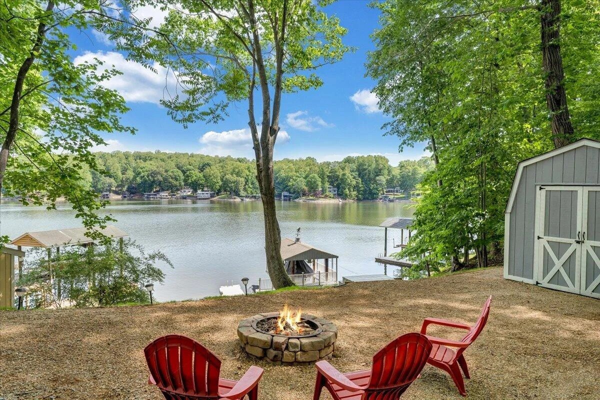 890 Long Island DR - Photo 3