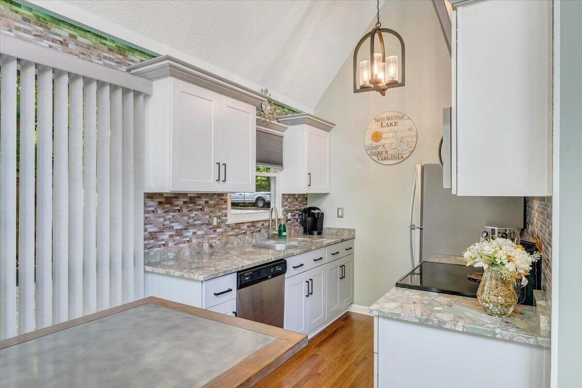 890 Long Island DR - Photo 21