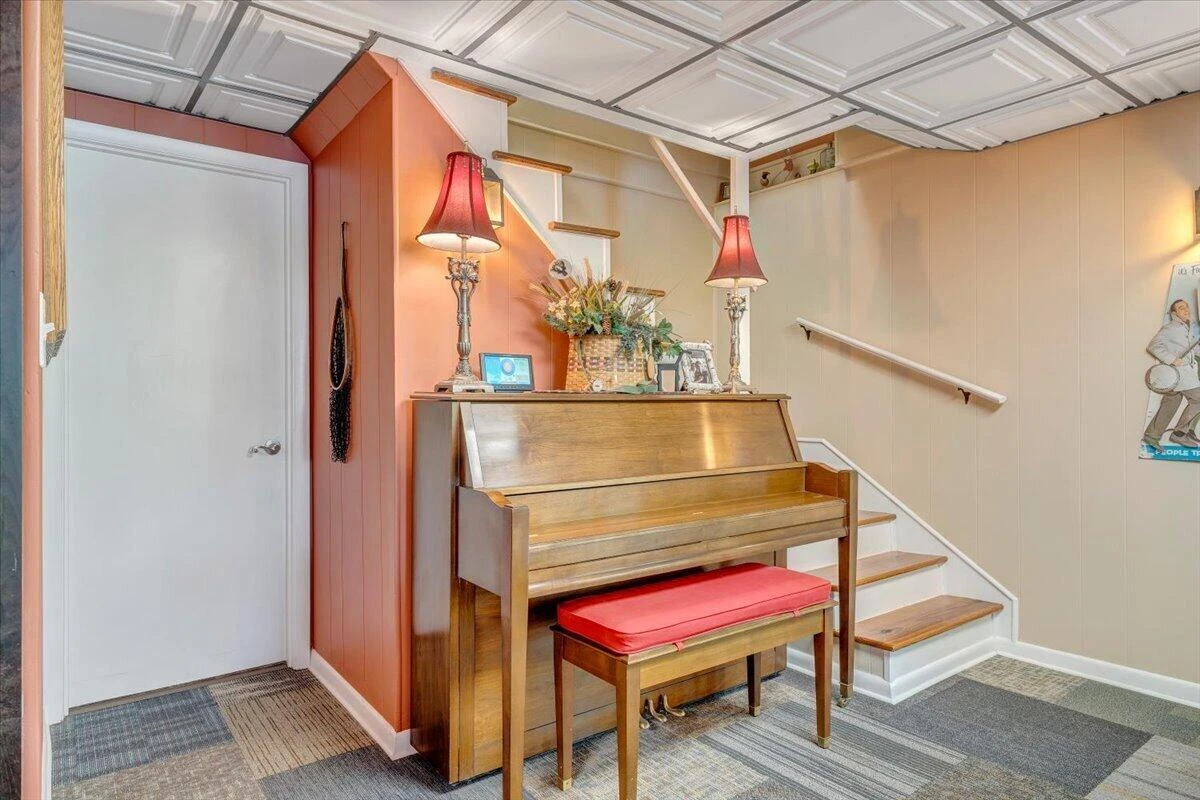 890 Long Island DR - Photo 38