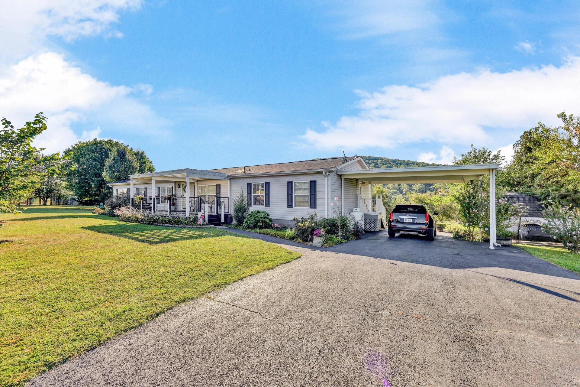 28 Chestnut Tree RD - Photo 2