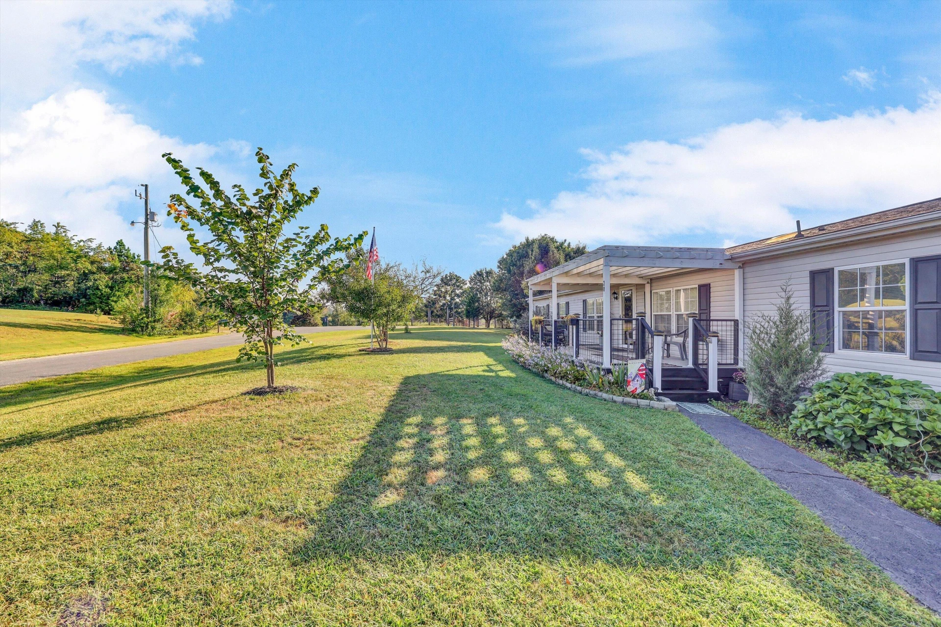 28 Chestnut Tree RD - Photo 3