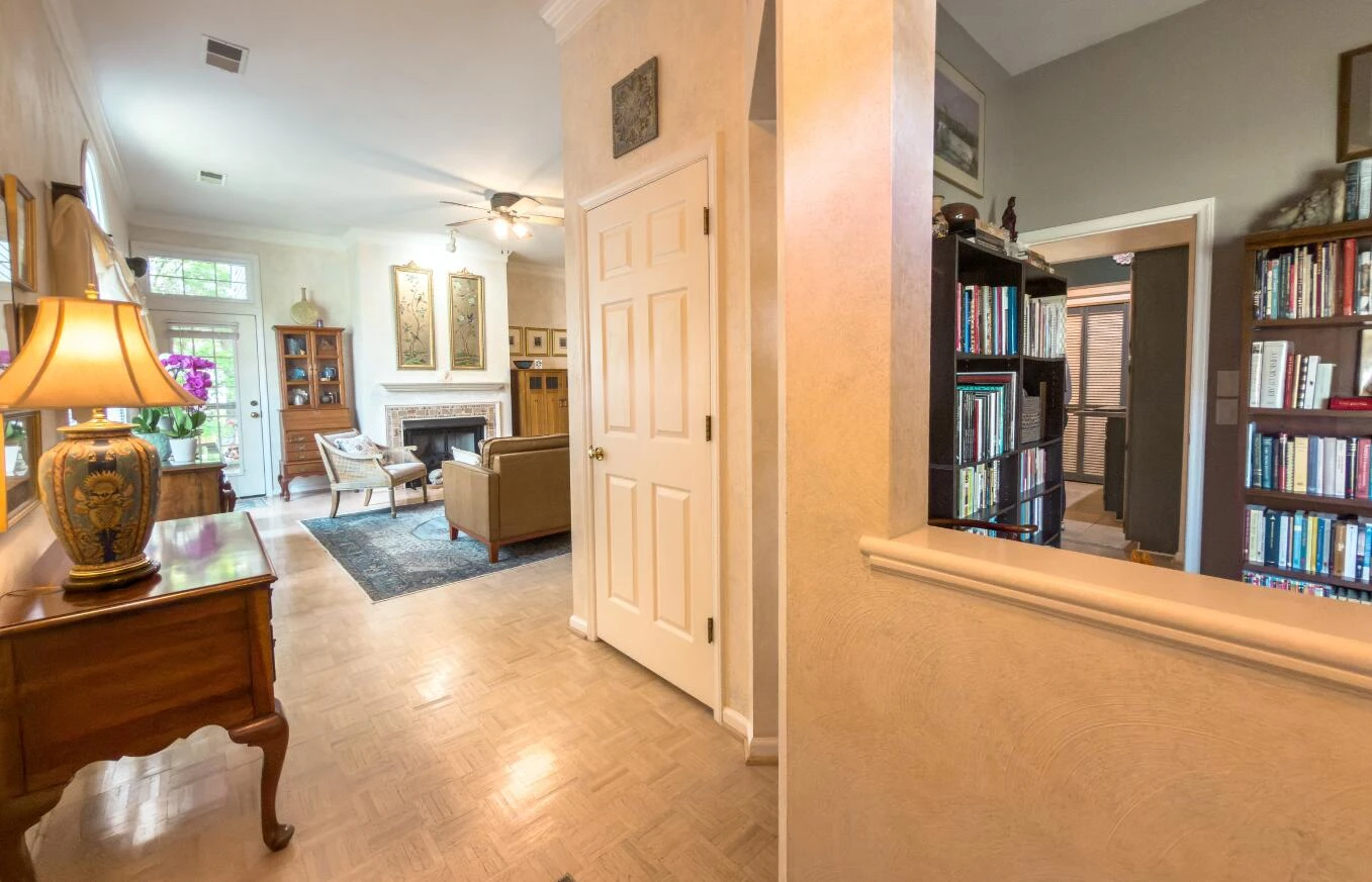 4726 Barclay SQ SW - Photo 4