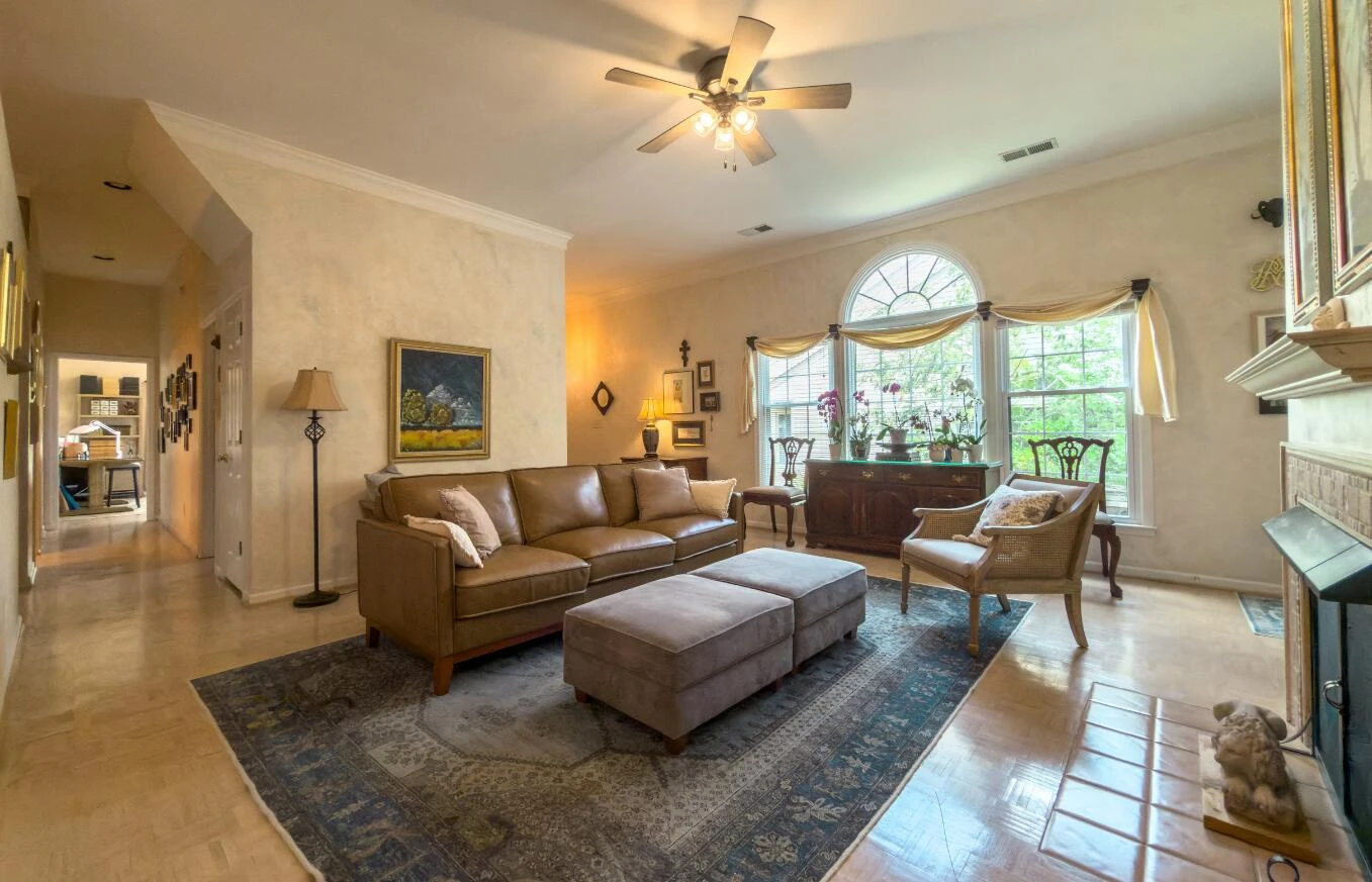 4726 Barclay SQ SW - Photo 6