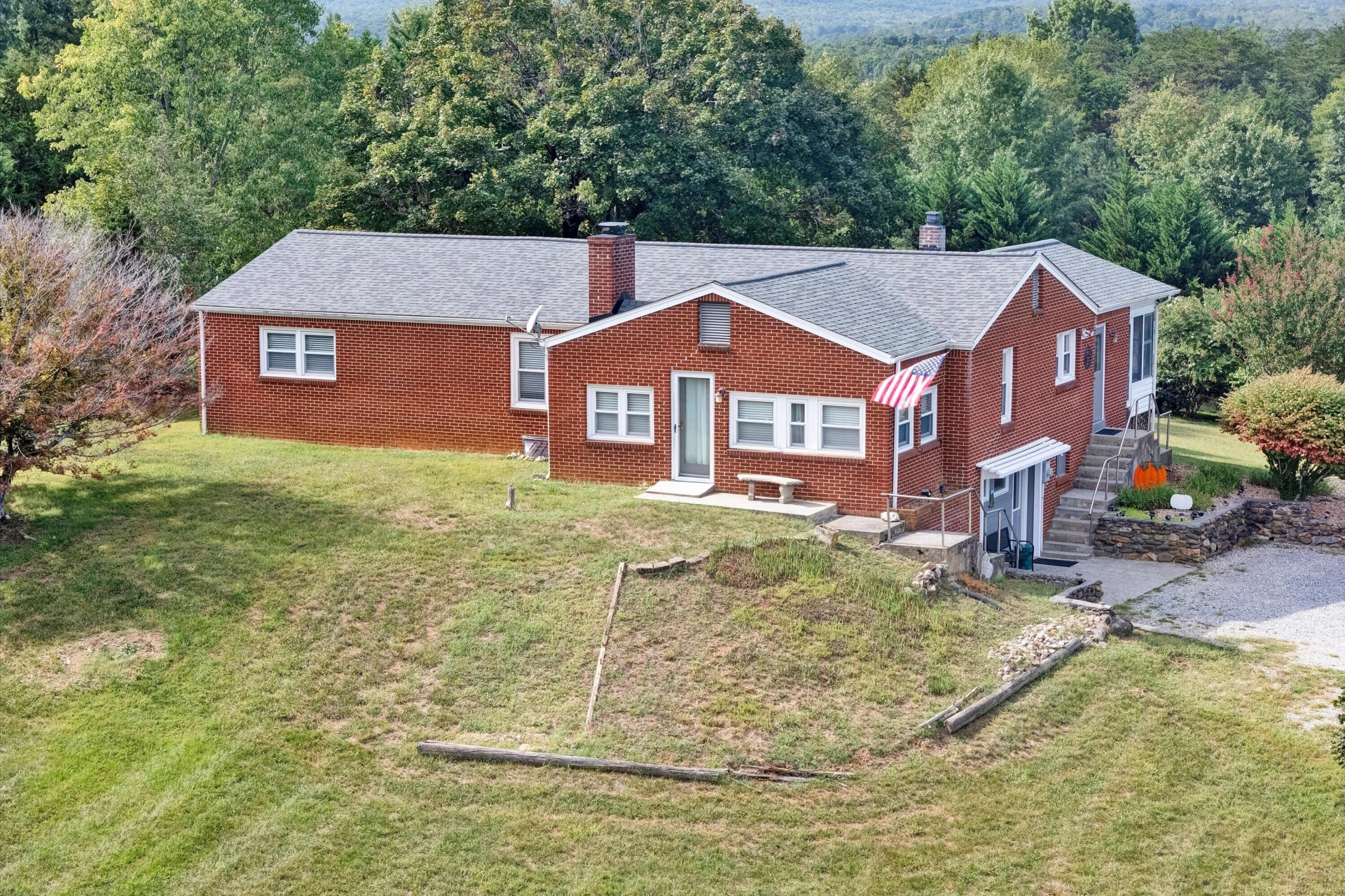 819 Sprinkle RD - Photo 3