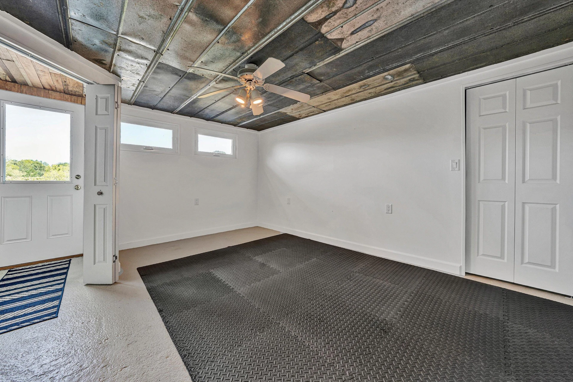 819 Sprinkle RD - Photo 32