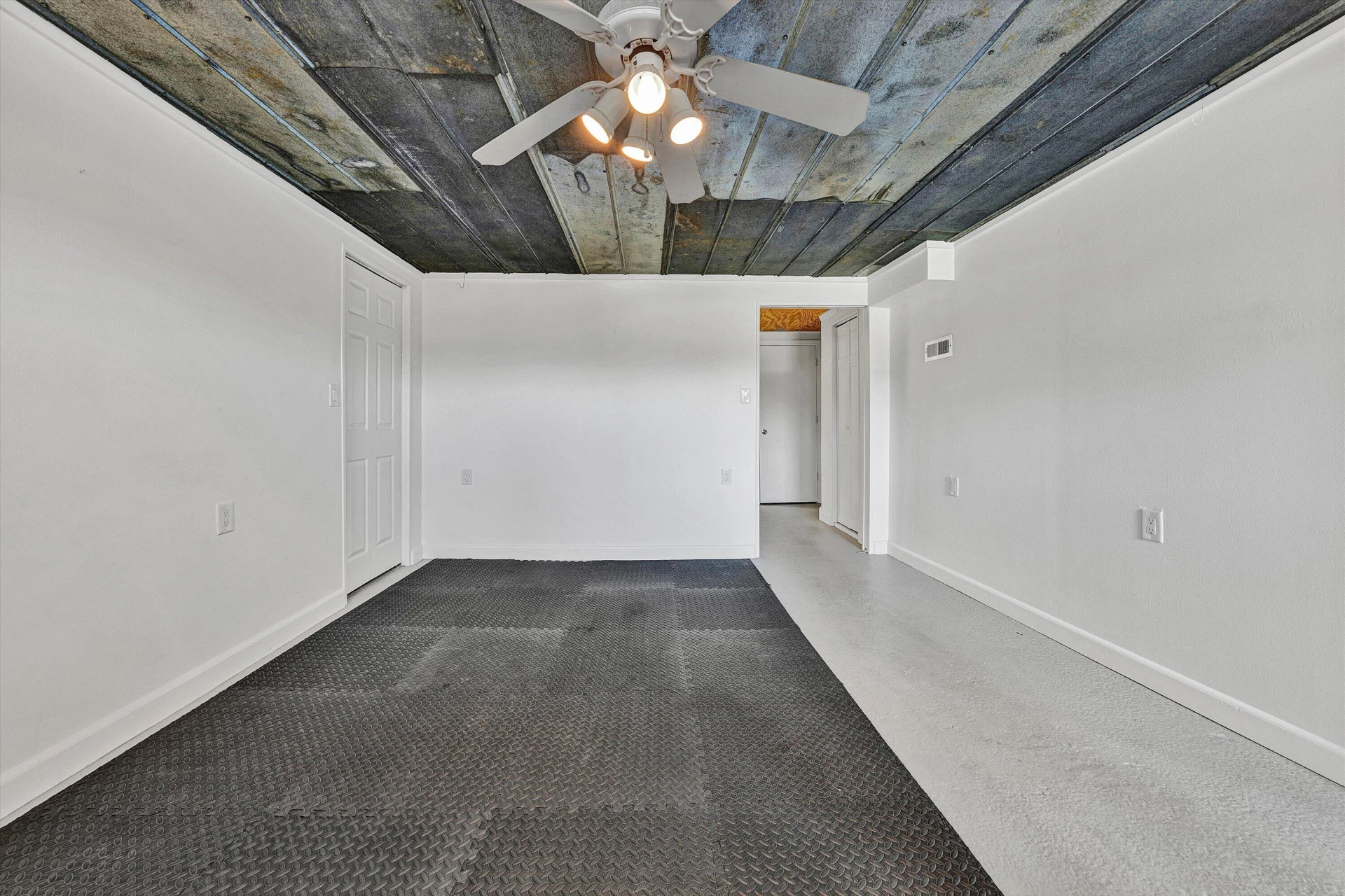 819 Sprinkle RD - Photo 33