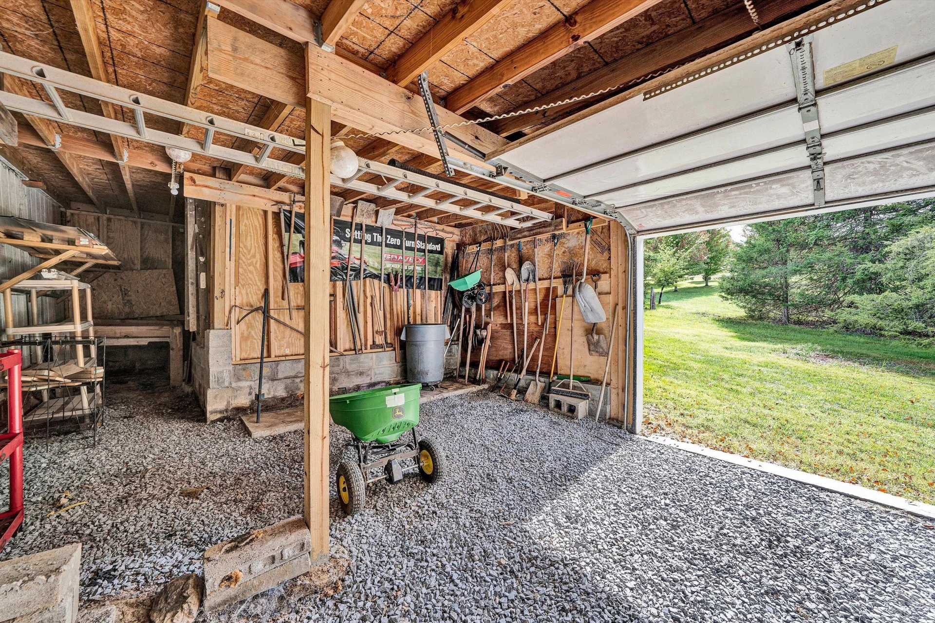 819 Sprinkle RD - Photo 38