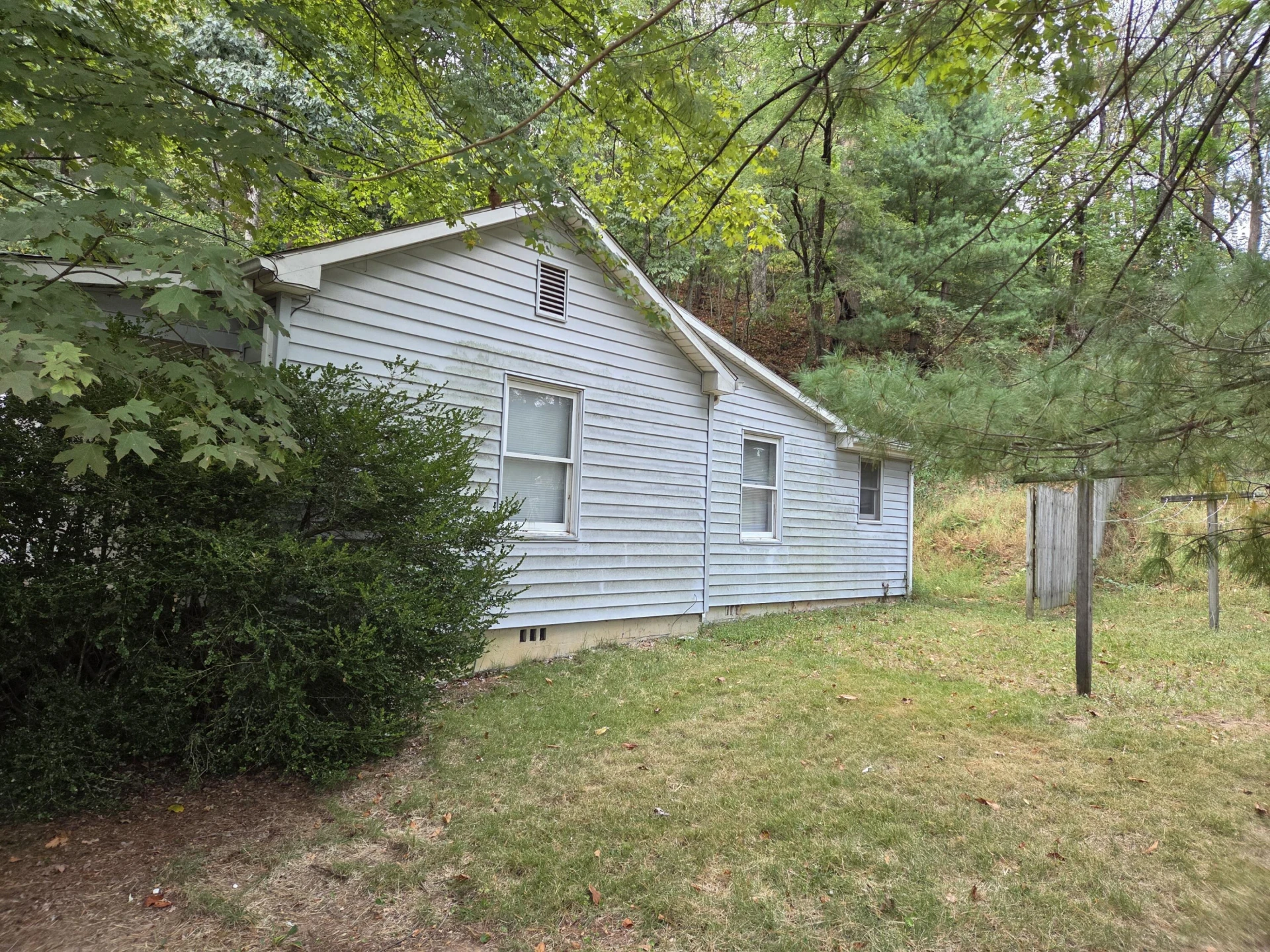 2611 Creekside DR - Photo 4