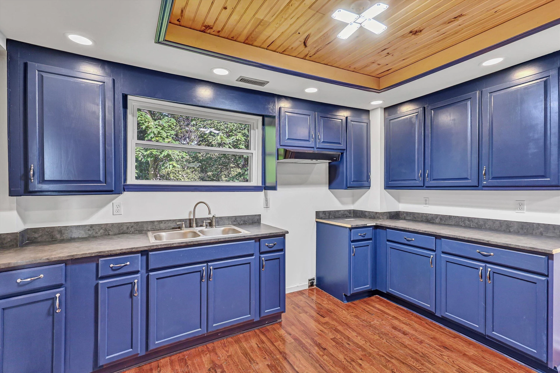 307 Greyson ST - Photo 8