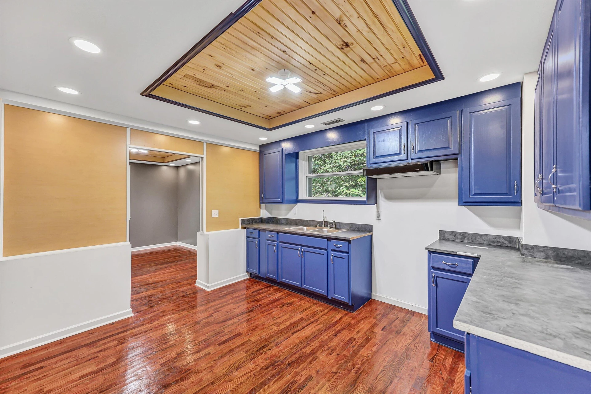 307 Greyson ST - Photo 9