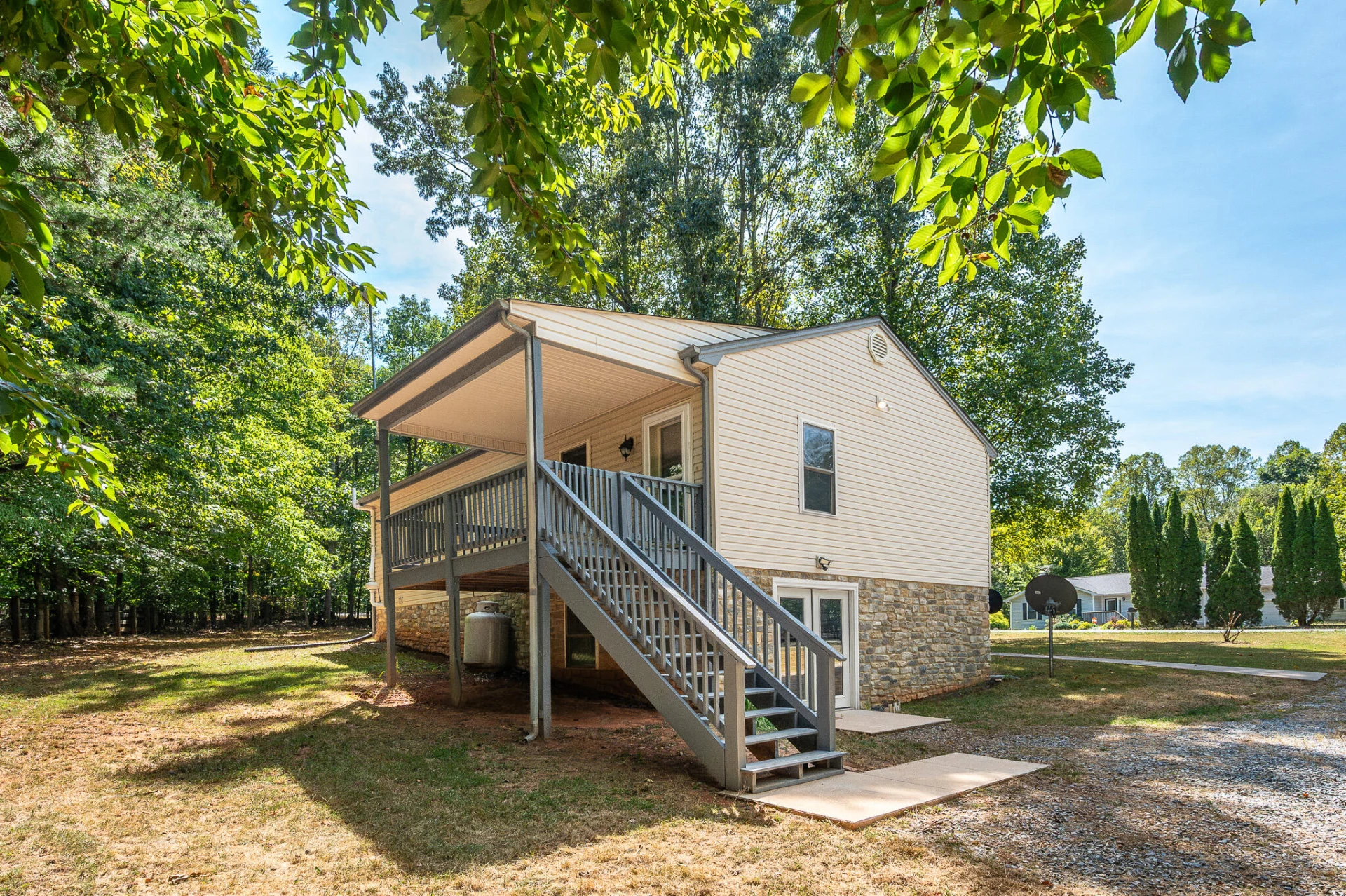 2120 Eagle Point RD - Photo 2