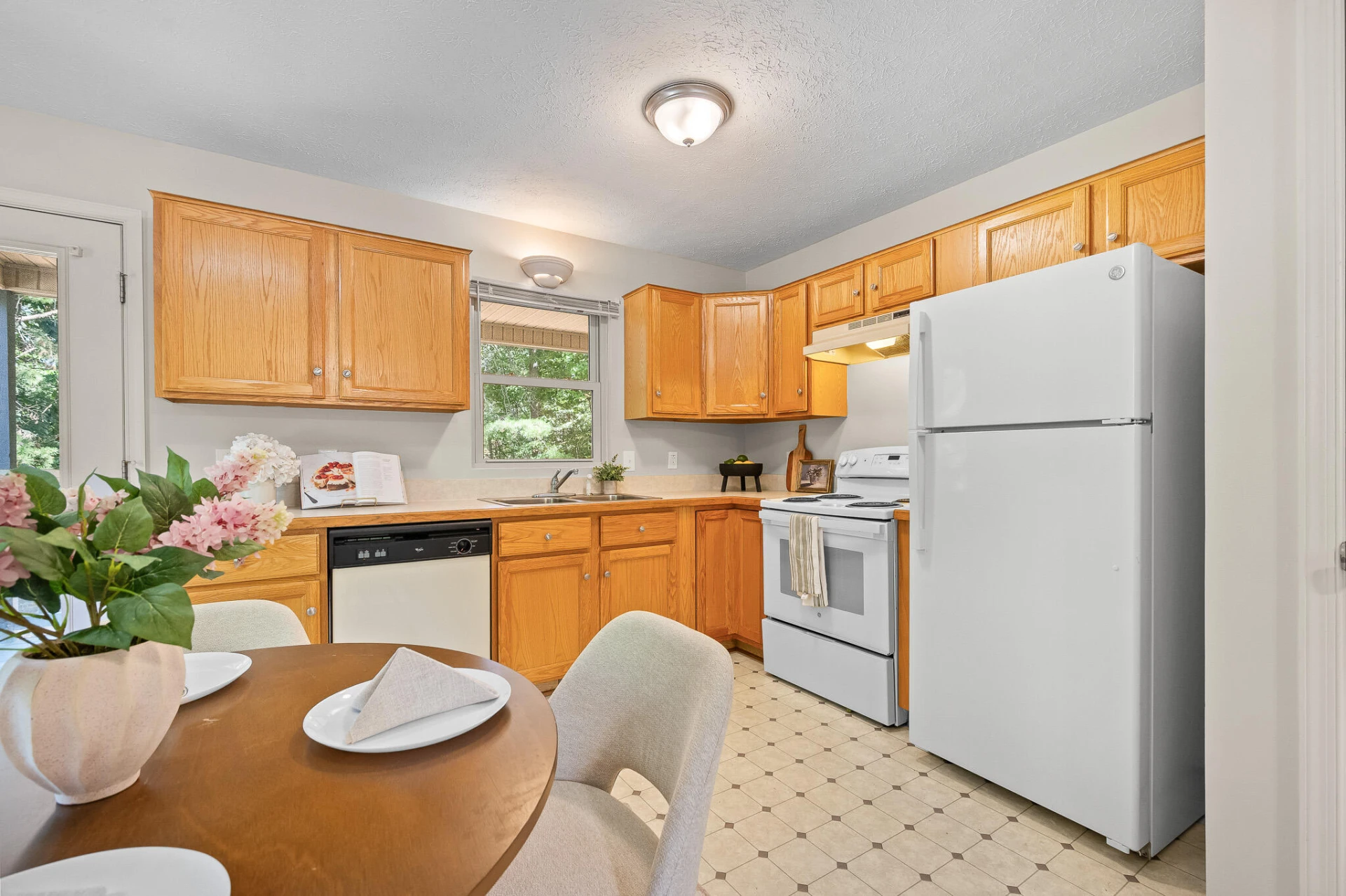 2120 Eagle Point RD - Photo 9