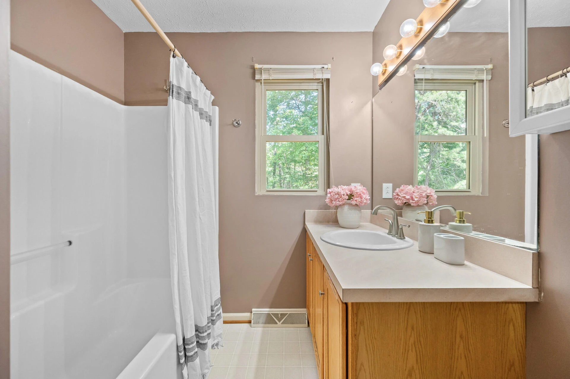 2120 Eagle Point RD - Photo 20