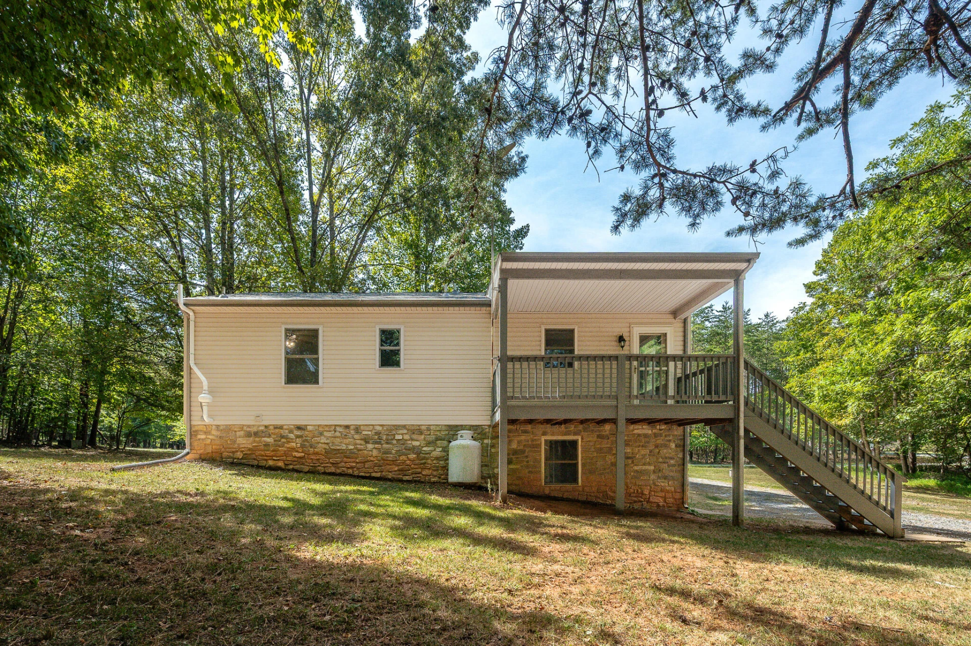 2120 Eagle Point RD - Photo 40