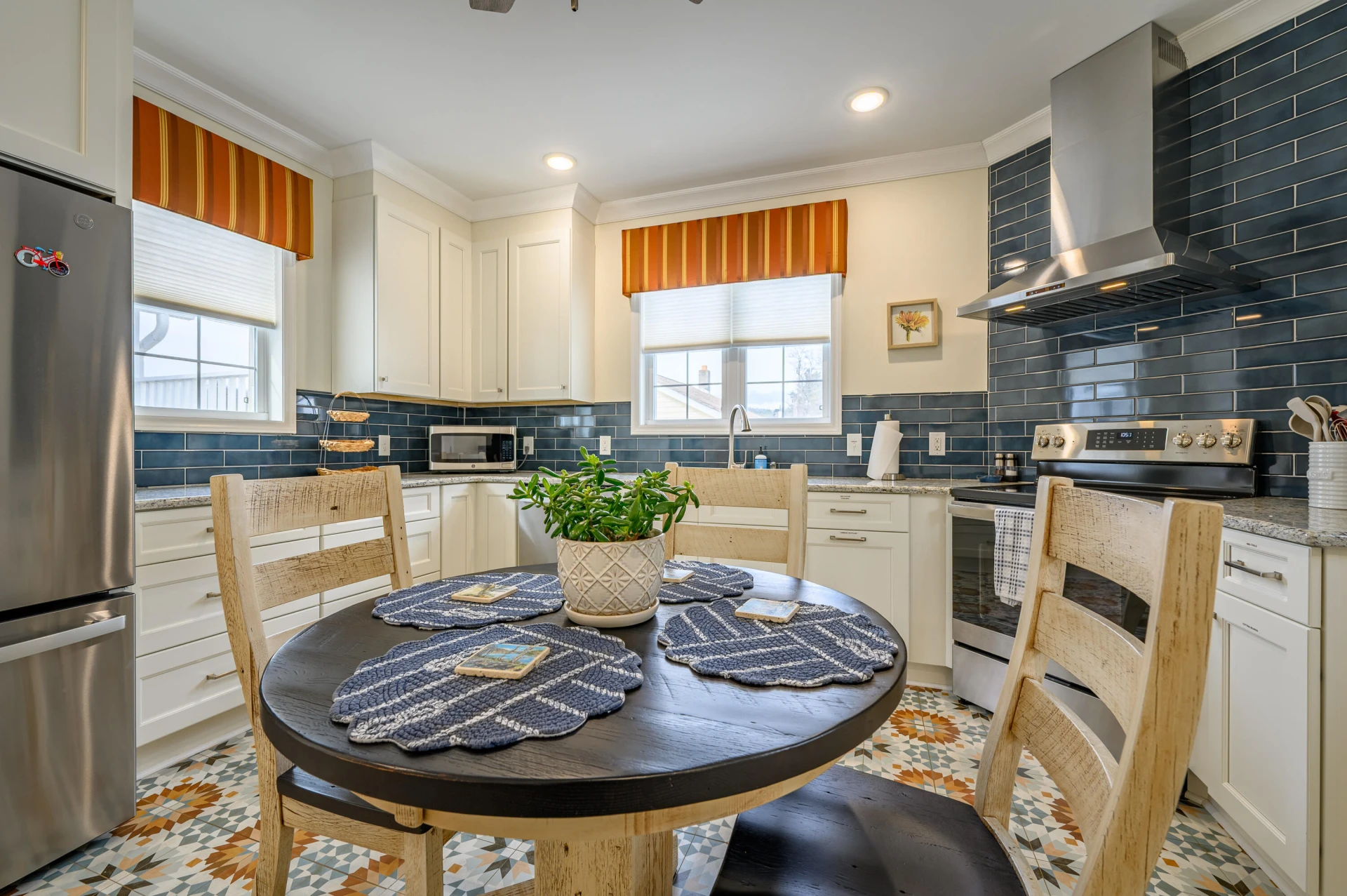 305 Grayson ST - Photo 5