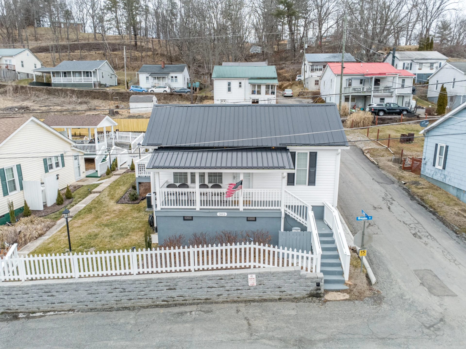 305 Grayson ST - Photo 13