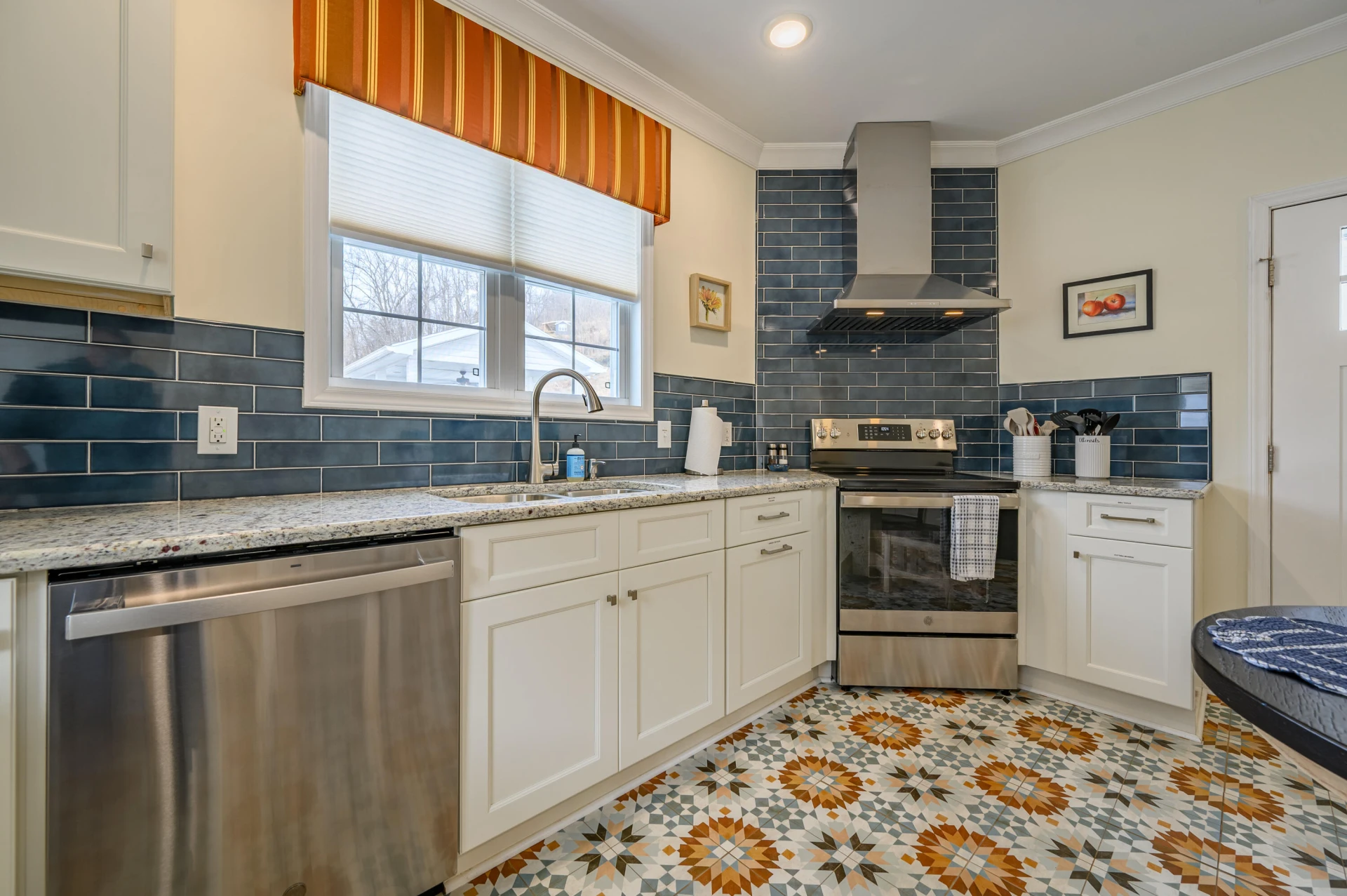 305 Grayson ST - Photo 52