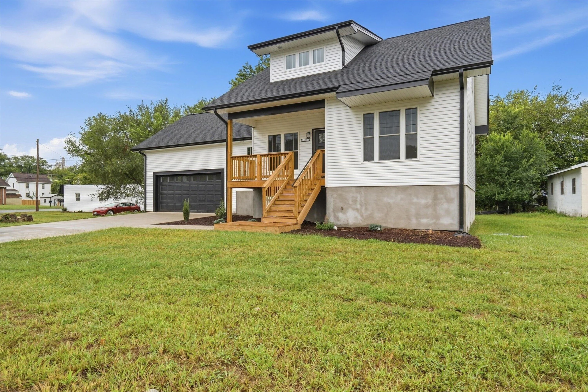 415 7th ST - Photo 2